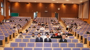 県議会議員と大学生との意見交換会