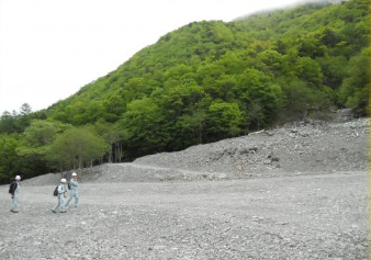 夷3 トンネルk生土による南アルプスのh境への影