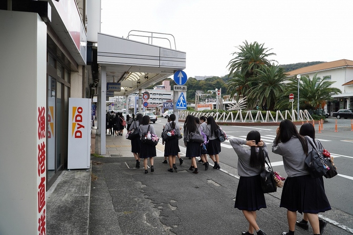 伊|k前の街iき